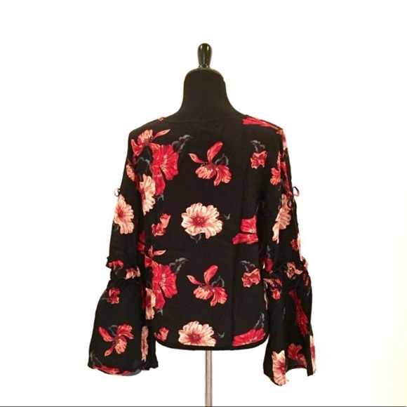 Leith Floral Tie Bell Sleeve Top - Picture 8 of 8